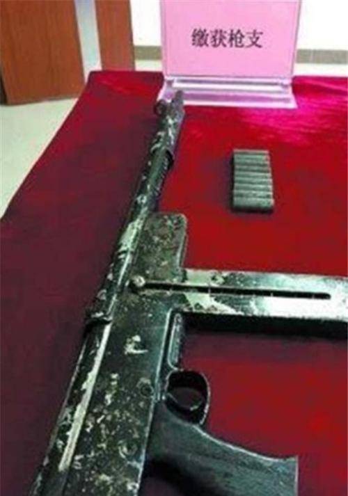 1988年辽宁姑娘遭养父侮辱,男友为复仇杀8人!枪决后她终身不嫁