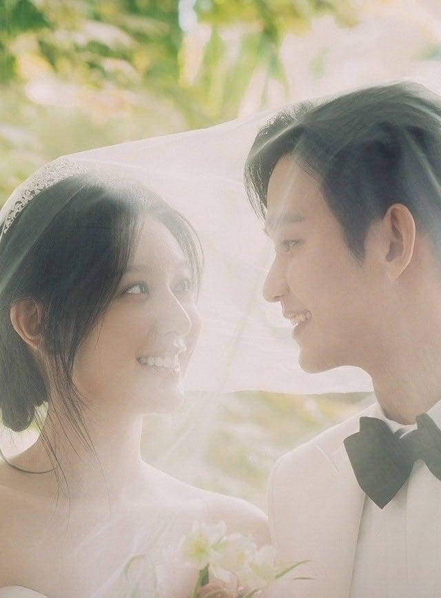 金秀贤,金智媛夫妻档默契爆棚,拍摄长达390天甜蜜细节曝光