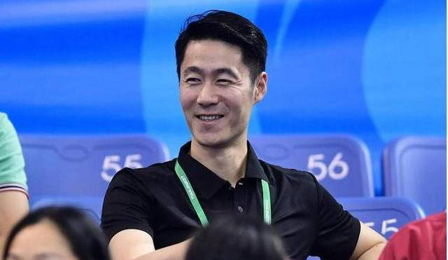 然而,王励勤从未认为自己的身材是缺陷,反倒是在模仿外国球员的过程中