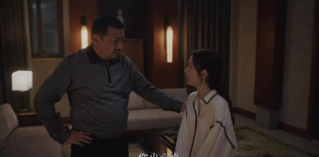 在《新生》中,王砚辉饰演的陈树发是男二角色,在戏份上自然不少