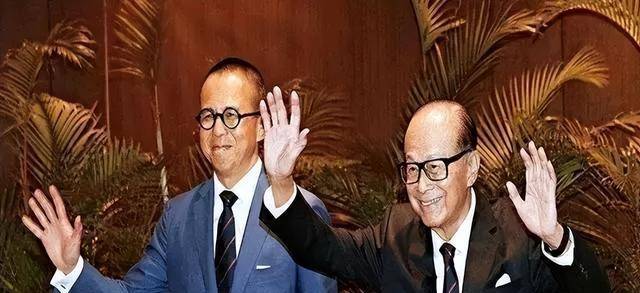 李嘉诚当了15年华人首富,弟弟却穷困潦倒,最终悲惨离世