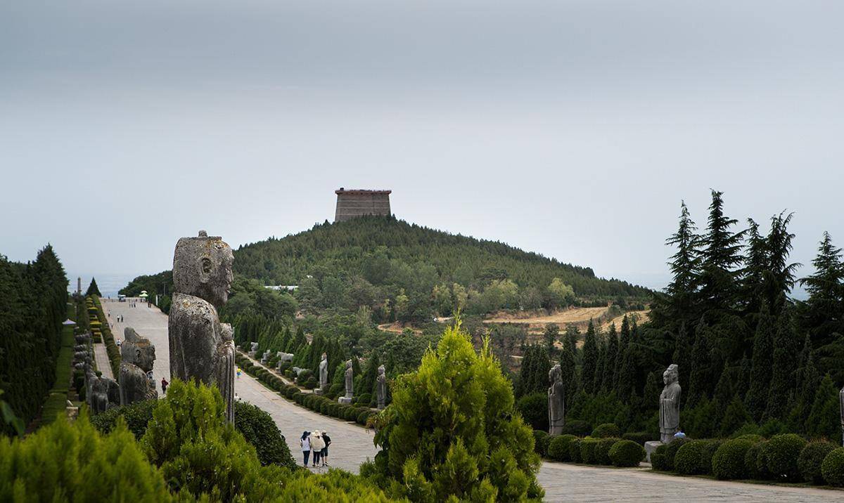 中国古代"最牛帝王墓":屹立1200余年,40万人都挖不动_武则天_墓穴