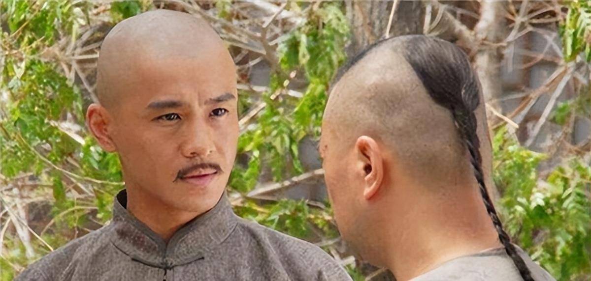 清朝人的发型真的是阴阳头?别被电视骗了,他们真实的发型是这样