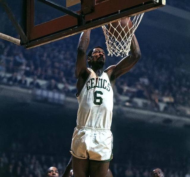 nba总决赛拿到1000分有多难?库里928分,乔丹1176分,而他1679分