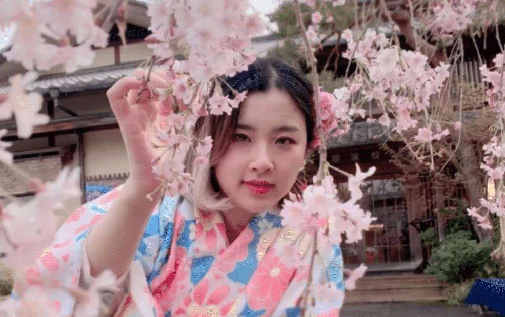 孙晨璐热爱大自然,热爱生活,喜欢在旅途中收集当地珍