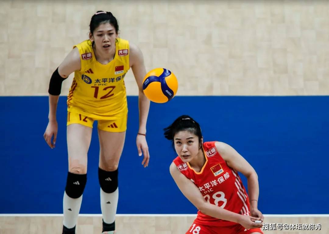 大崩盘!中国女排1-3惨败,蔡斌用人遭炮轰,想念朱