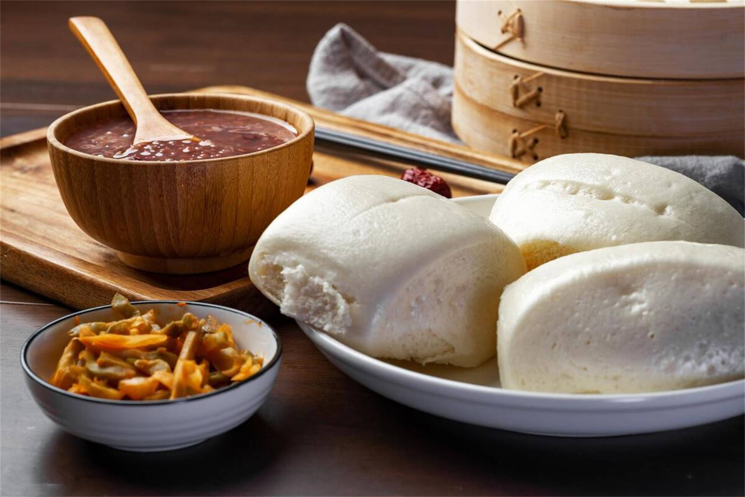 早餐最忌吃这5种低质碳水,热量高营养低,跑步一小时才能消耗