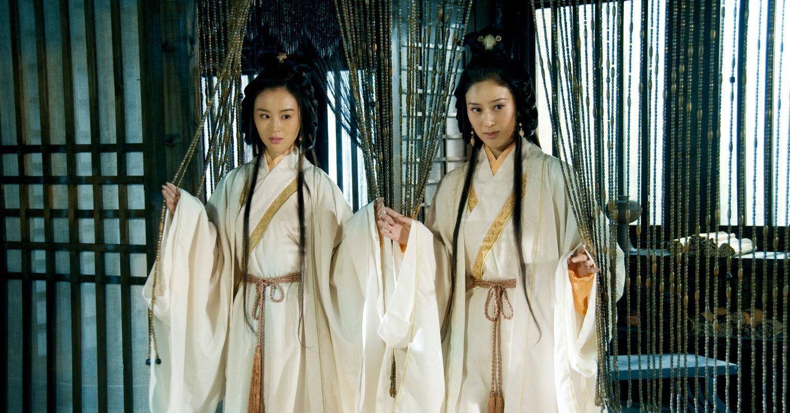 曹操对待部下的妻子的态度非常独特,他曾说过:"汝妻子,吾养之,汝勿虑