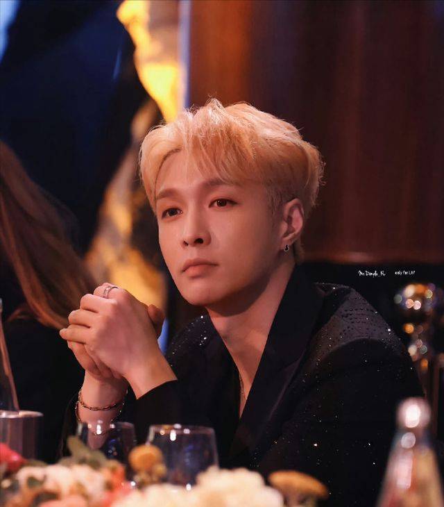 戛纳晚宴惊现"贵公子"张艺兴,网友直呼:你的公司还缺人吗?