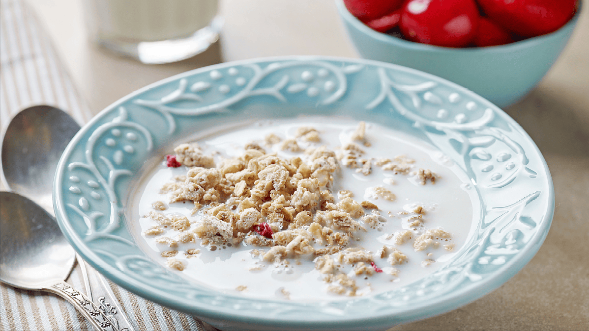 泡燕麦片时,牢记"2不放,加3样"的诀窍,养生效果或翻倍