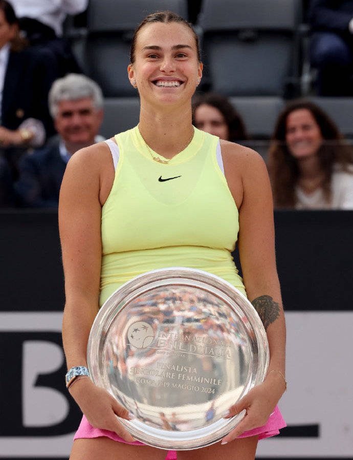 斯瓦背靠背夺冠成历史第三人,萨巴端盘子怪团队,袁悦列头号种子