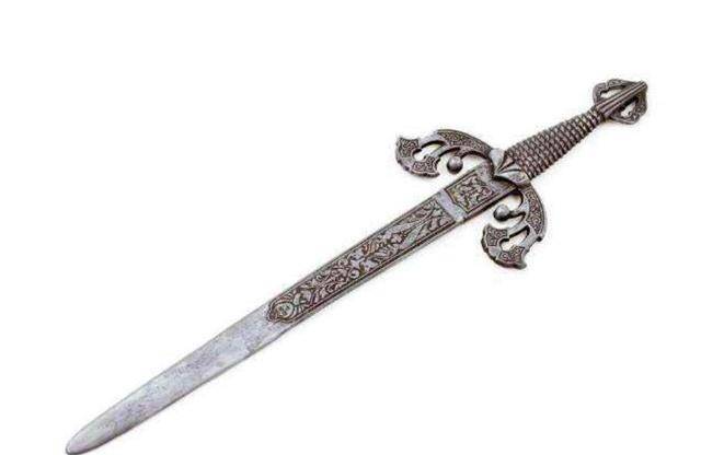 历史上两把君主之剑,一把是仁慈的象征,一把深埋千年仍然很锋利