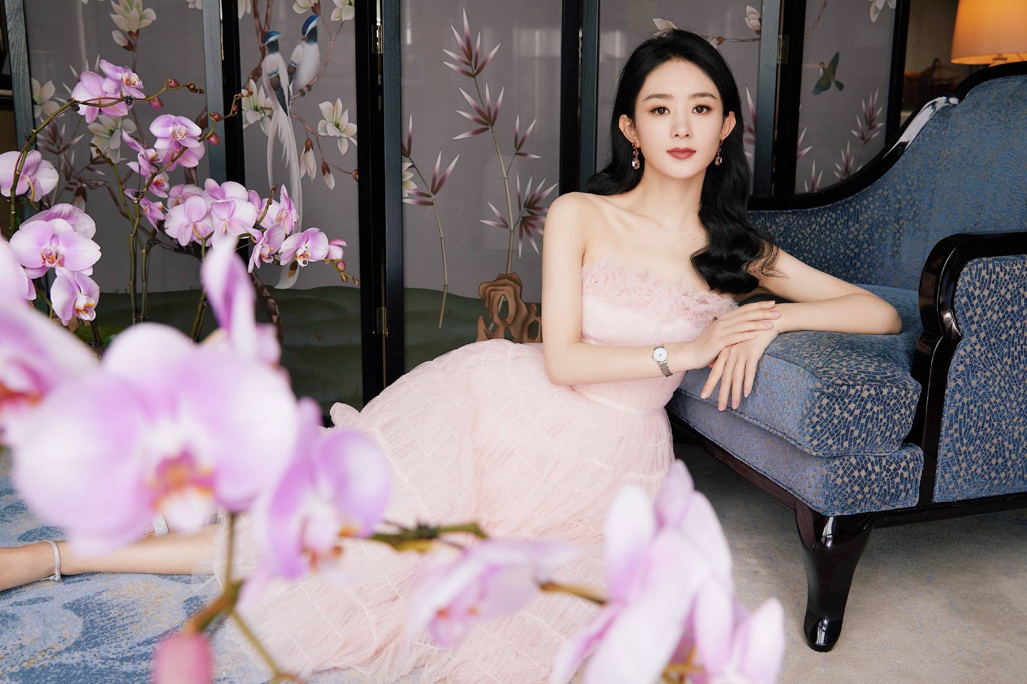 戛纳后,赵丽颖火速发文惹争议,被指露怯上不了台面_酱园_电影节_戏份