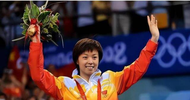 事件的起因是张怡宁在一次公开活动中谈及了关于运动员训练和生活的