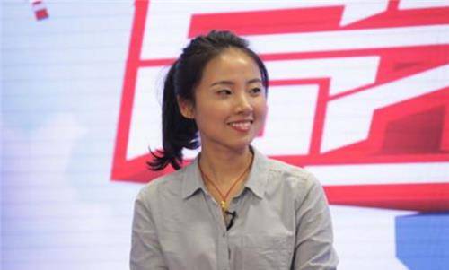 中科大美女教授方璐:22岁读博,26岁当博导,学生:没人敢追她