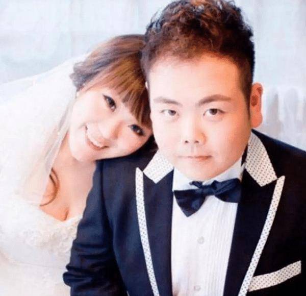 03年"网红小胖"因一张照片爆红,如今样貌大变,娶经纪人为妻_钱志君