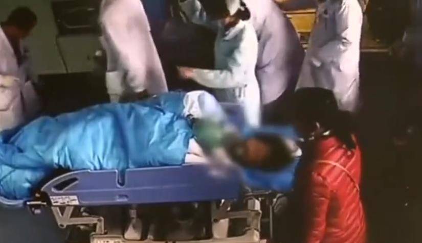 2016年,长沙一孕妇遭遇车祸,医生问保大保小,婆婆忍痛做出选择