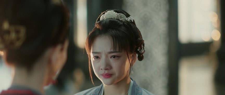 想想《知否》里的明兰,在盛家,养在祖母身边,其实可以嚣张跋扈,可是