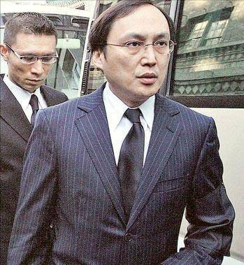 在霍文逊长大之后,霍英东经常把他带在身边,甚至还曾为他破例,允许他