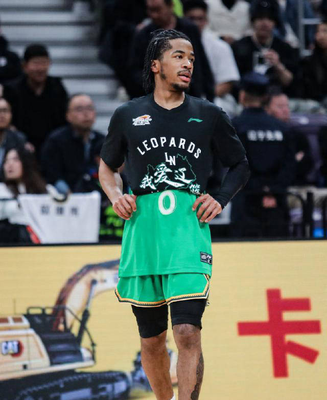 辽宁男篮2-0领先,郭艾伦赛季报销:杨鸣留下关键筹码