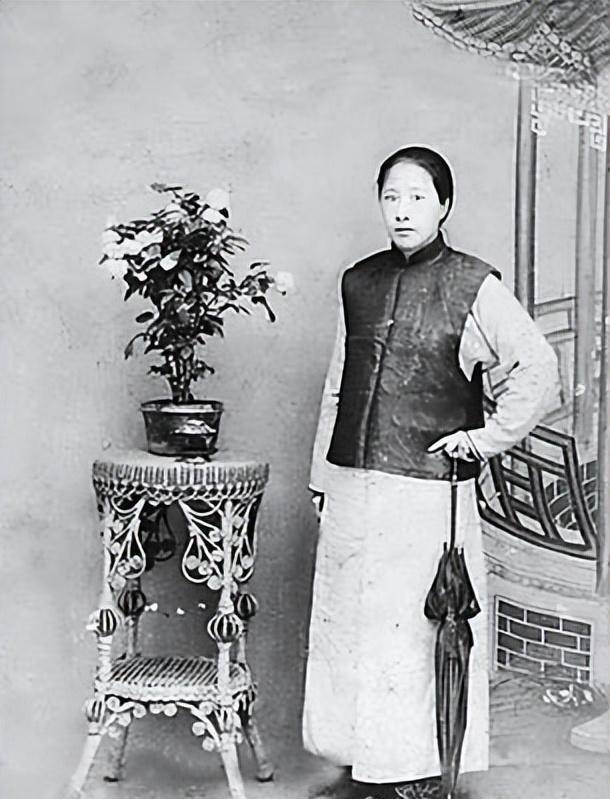 清朝民间第一美女上吊图片