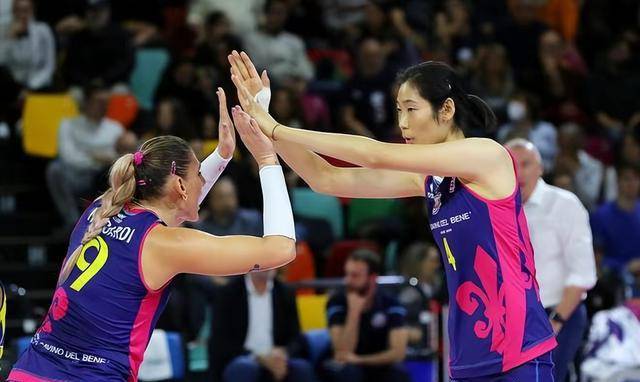 丁霞_袁心玥_球迷