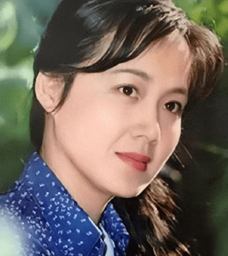 著名演员吴竞:25岁出道,低调嫁导演恩爱45年,如今74岁优雅如初