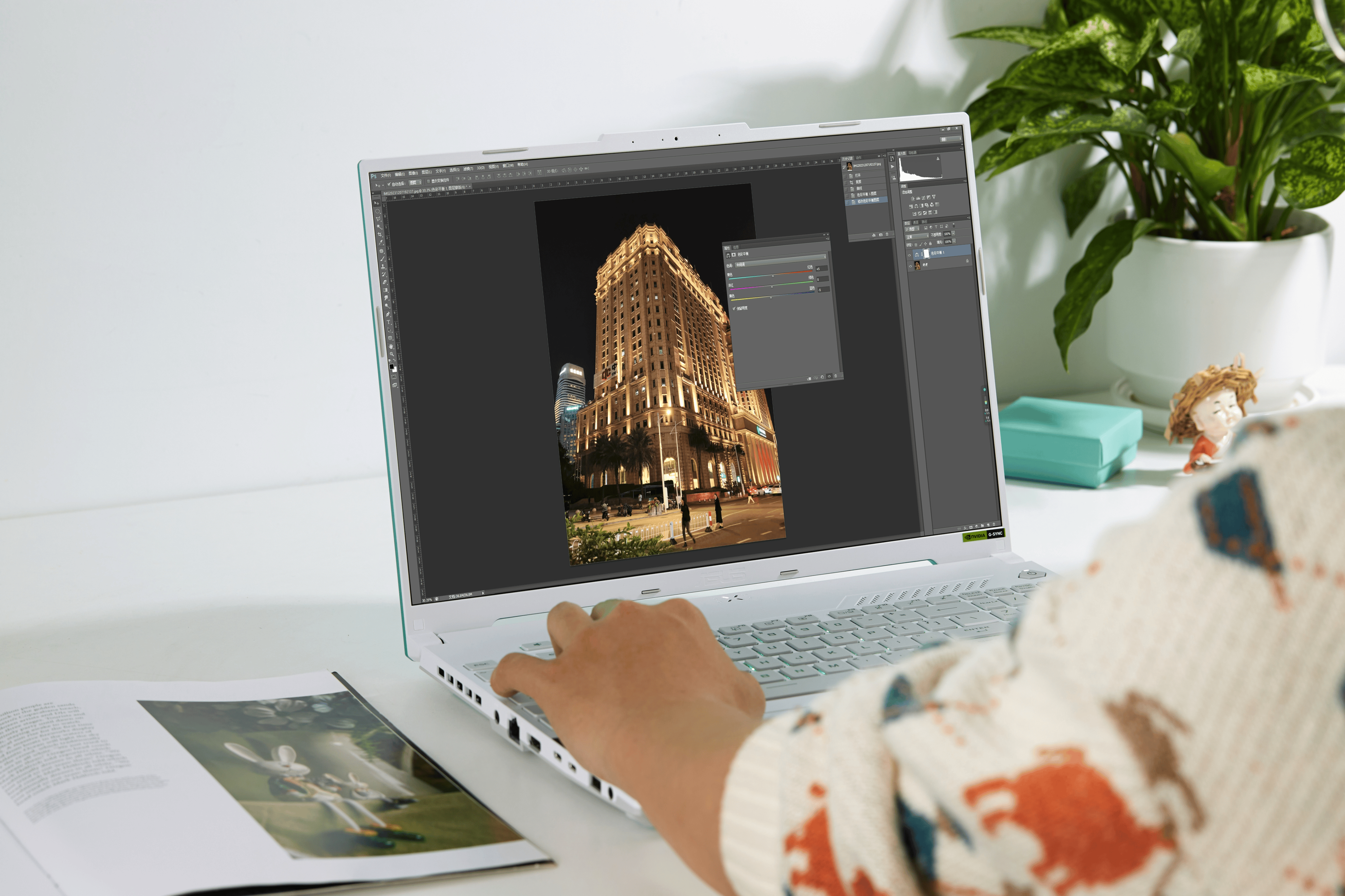 华硕天选5 pro在配置升级方面展现了其卓越的实力,选用了r9-7940hx