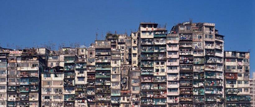 1980年代的香港九龙城寨,一个连警察都不敢进的禁区,究竟多乱?