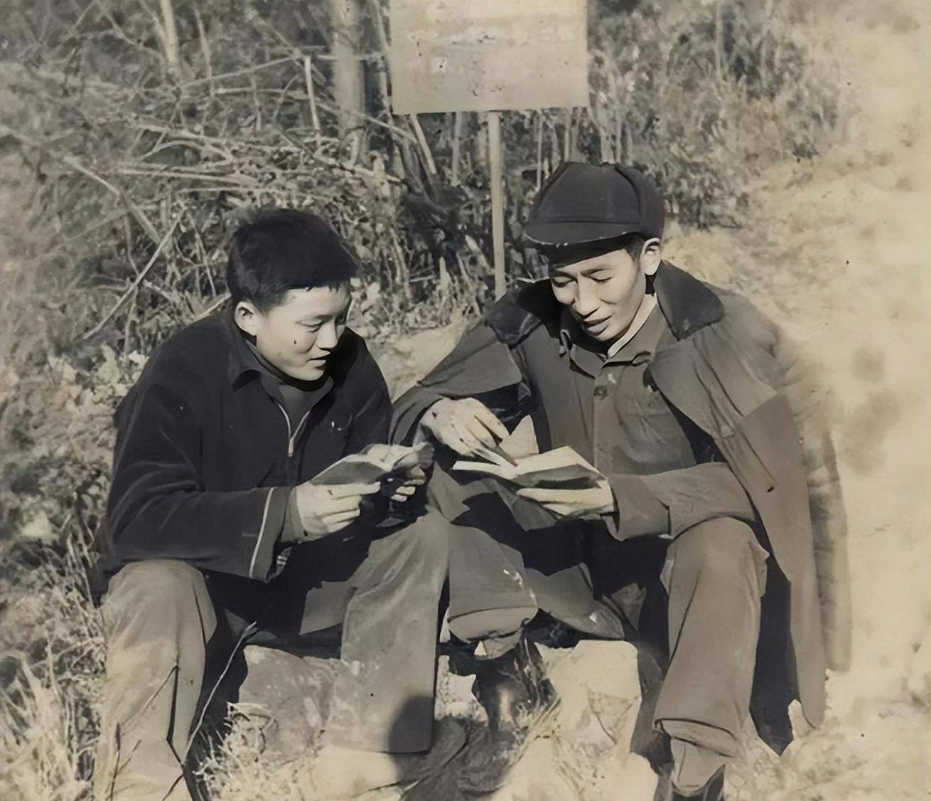 知青岁月:退休后回家看望老母亲弟媳不让进门,他带着母亲回东北_瑞金