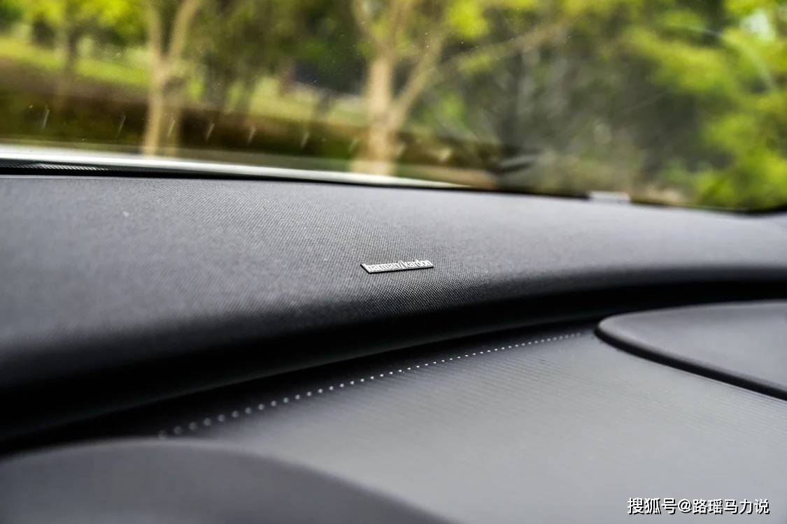 沃尔沃ex30小型纯电suv上市 售价20.8万起