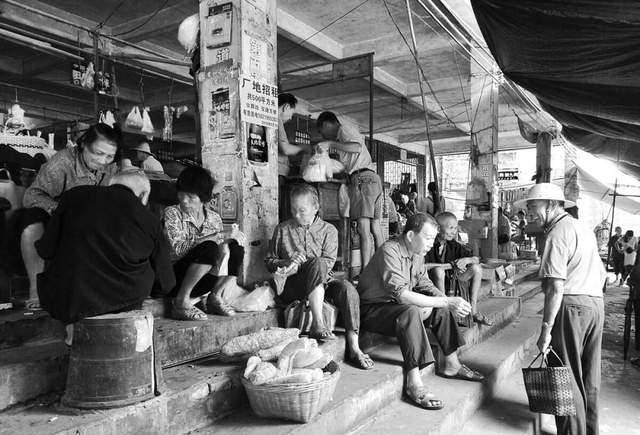 1995年,农村妇女相信菩萨给自己"任务",投放老鼠药害死18人