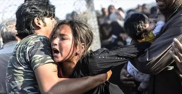 叙利亚的哭声:少女被明码标价任人挑选,悲痛道:我们做错了什么