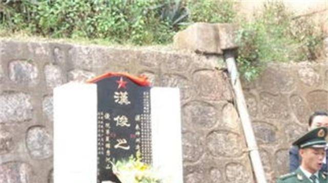 铁道兵熊汉俊被埋于桥柱,火车经过为其鸣笛30秒,真相并不是这样