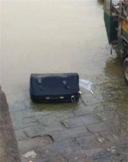 警方赶往现场后展开调查,不过因为尸块过于零碎,尸体的身份很难确认