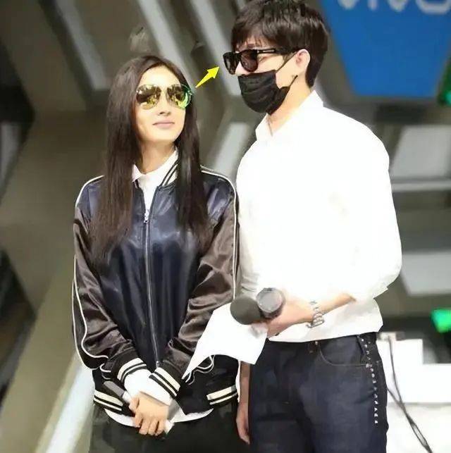 杨洋张天爱恋爱时间线曝光,举止暧昧眼神拉丝,多次穿同一件衣服