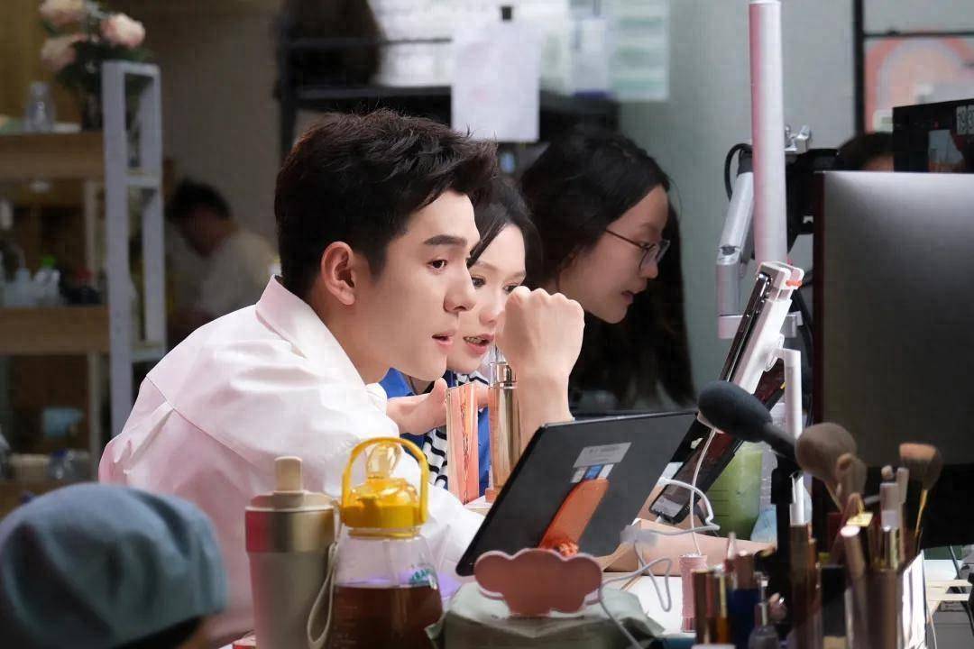 这一届618,李佳琦守擂有多累