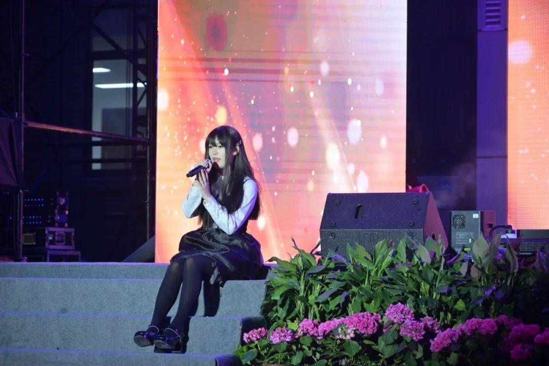 七秩华章展风采,"艺"路繁花向未来