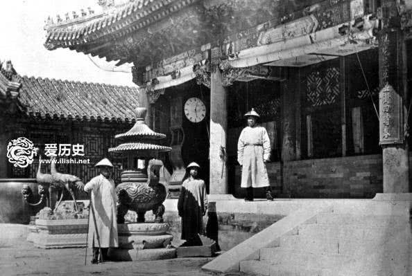 民国开放故宫首日卖出十万门票 百姓最爱溥仪隐私