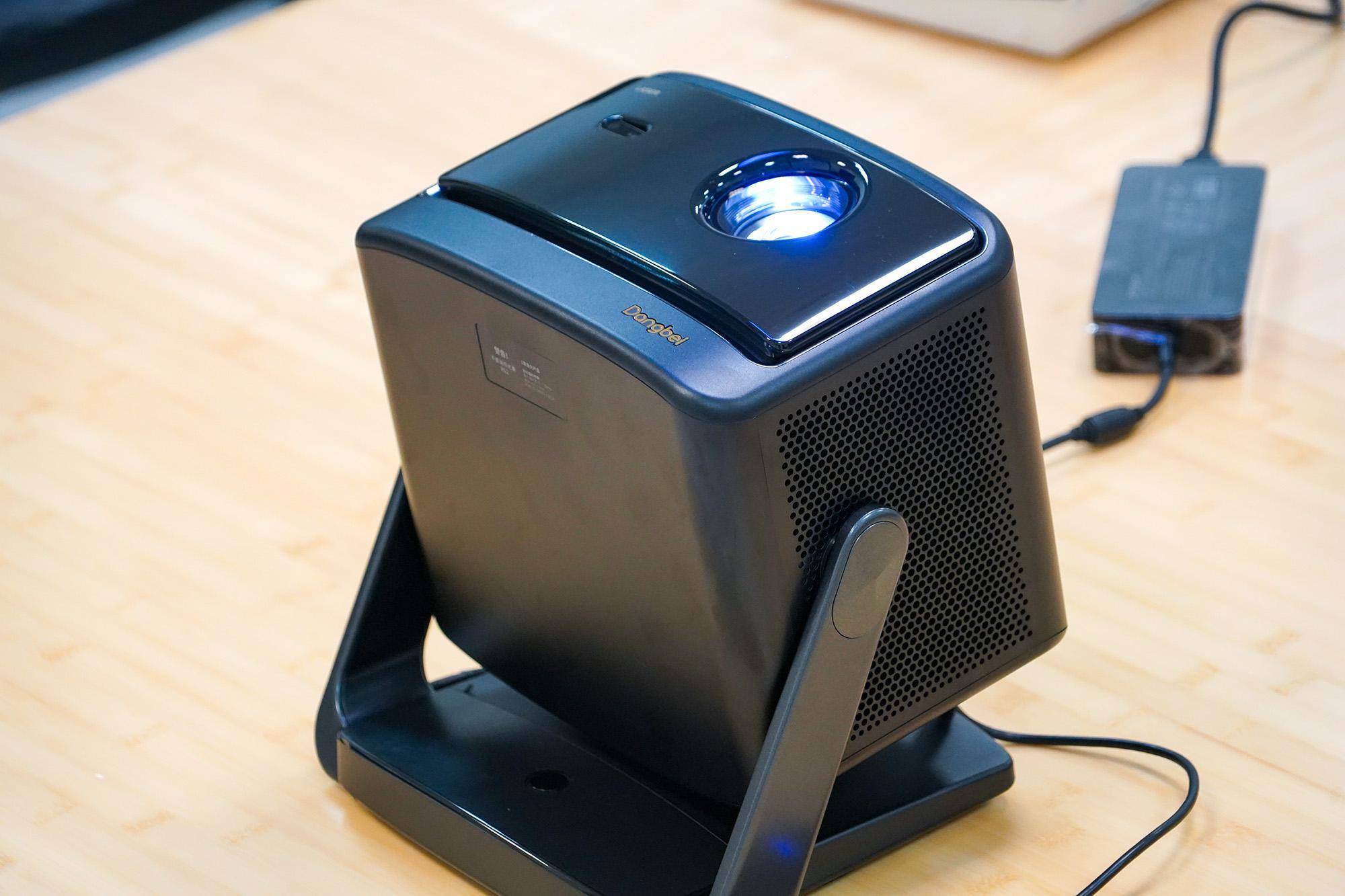 影音新体验,尽在一身:当贝x5s投影仪,打造沉浸式视听盛宴!