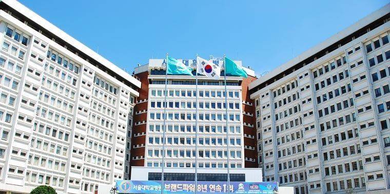 首尔大学在韩国大学排名第一,而汉城大学在韩国排名30
