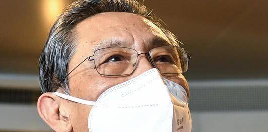 除了这些抗疫英雄以外,还有很多抗疫专家更是为此次