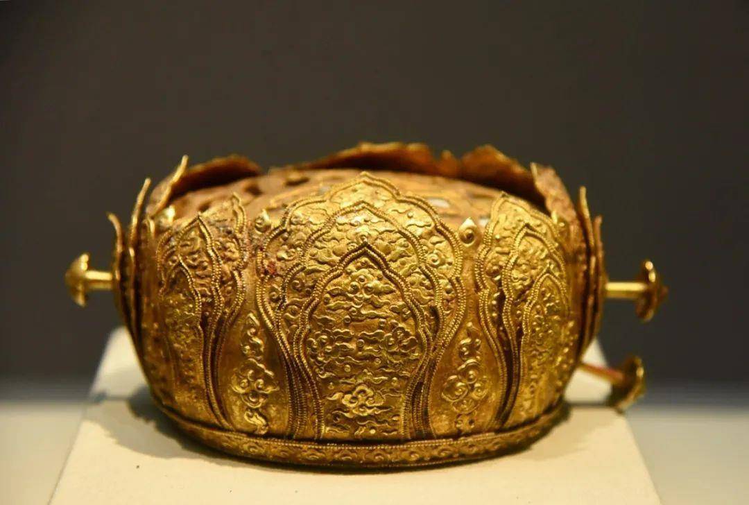 明代顶级豪门"沐王府",家族墓葬出土国宝镶宝石金冠,惊艳世人