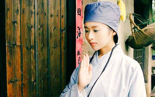 清末一个23岁尼姑还俗,嫁给45岁男子,生下儿子家喻户晓