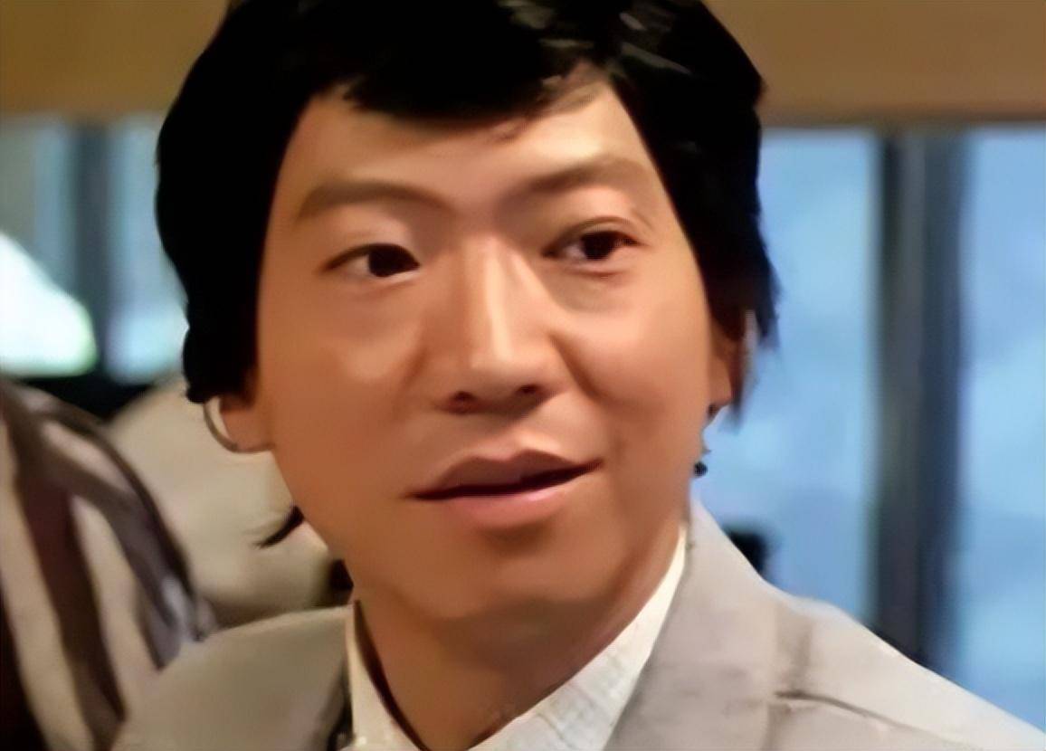 但看着同胞被欺辱,小小年纪的袁小田,心中也升起了一股力量.