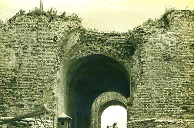 南京保卫战,唐生智犯了一个错误,不然还可以多救3万人