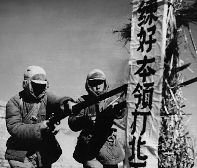 "还乡团"头目潜入我军当副科长,摸进军区大院,举枪杀害中将