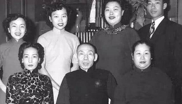 上海大佬杜月笙宴请张宗昌,张宗昌桌上几句闲话,令杜月笙无语