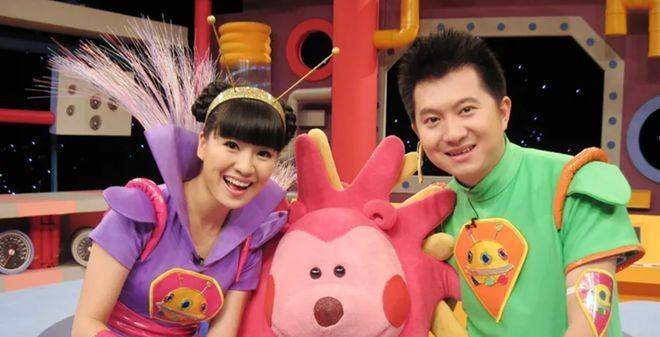 央视主持人绿泡泡离职,20年少儿节目生涯,抵不过直播带货的诱惑