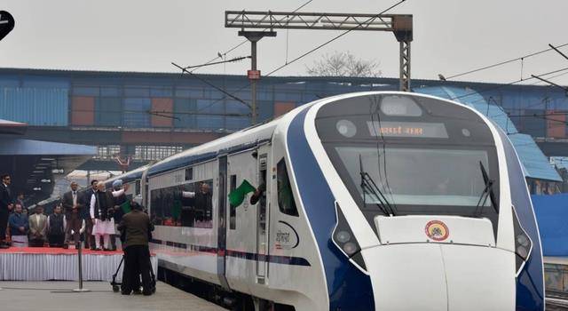 印度高铁配置豪华,民众直呼已远超中国,结果通车才3天就停运